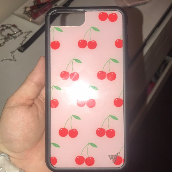 ‼️ MAKE OFFER‼️Wildflower iPhone 7+/8+ case bundle - Picture 2 of 3